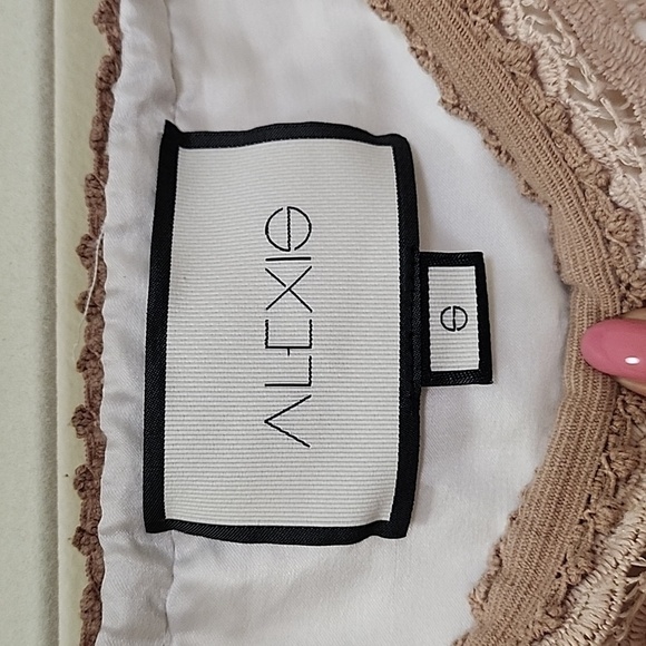 Alexis Women's Beige Finn Off Shoulder Lace Top Small Whimsy - Picture 14 of 17